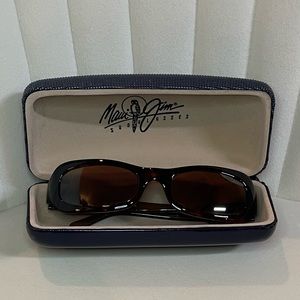 Like new Maui Jim polarized sunglasses with case
